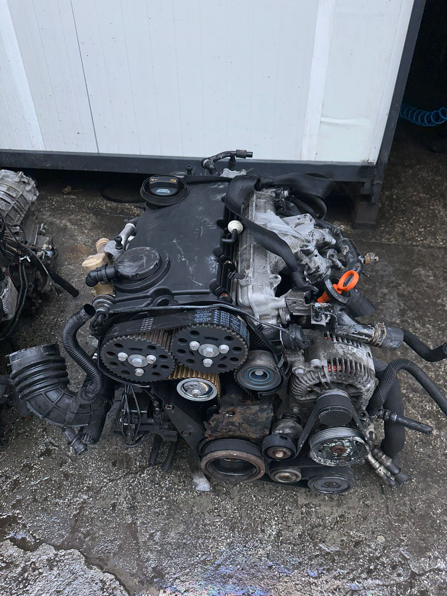 Audi a6 2.0 tdı bre Çıkma Orijinal Komple Motor Audi a6 2.0 tdı bre Çıkma Orijinal Komple Motor