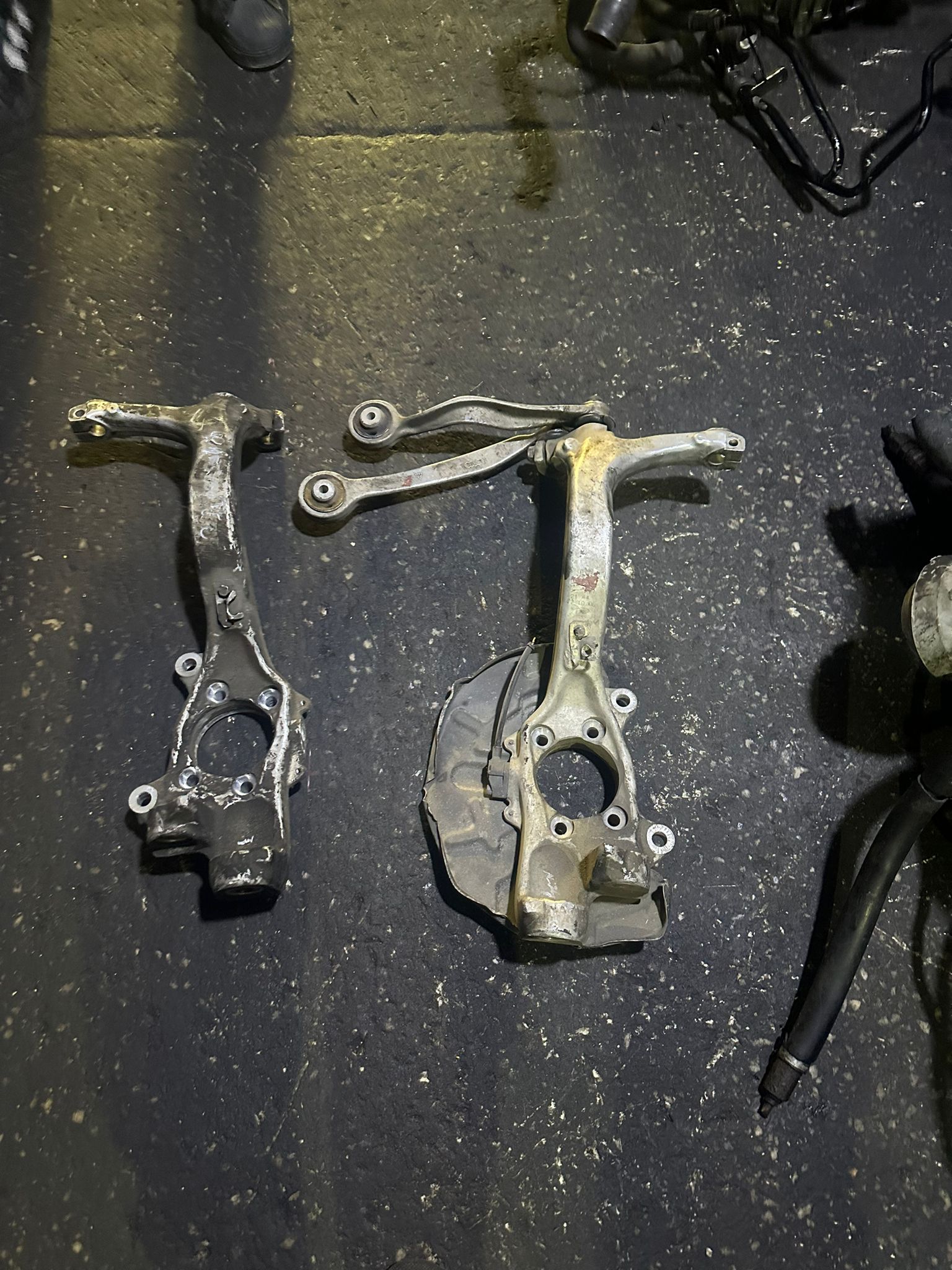 Audi a4 b7 Kasa Çıkma Sağ Sol Ön Taşıyıcı Audi a4 b7 Kasa Çıkma Sağ Sol Ön Taşıyıcı