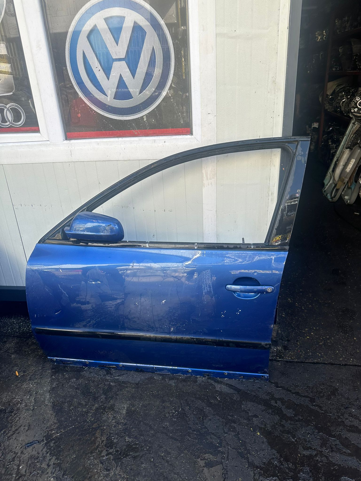 Volkswagen Passat b5 Orijinal Sol Ön Kapı Volkswagen Passat b5 Orijinal Sol Ön Kapı
