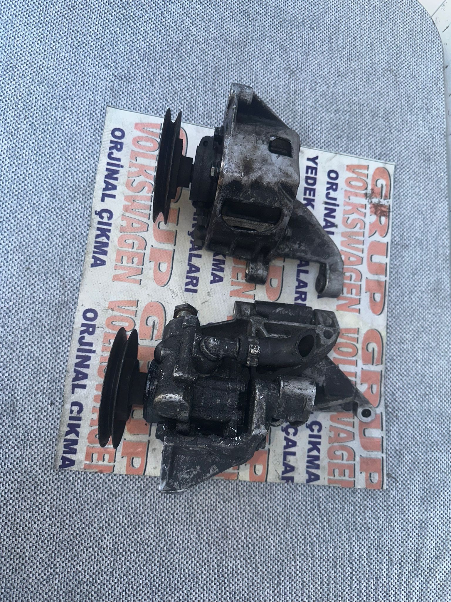 Volkswagen Polo Çıkma Direksiyon Pompası Volkswagen Polo Çıkma Direksiyon Pompası