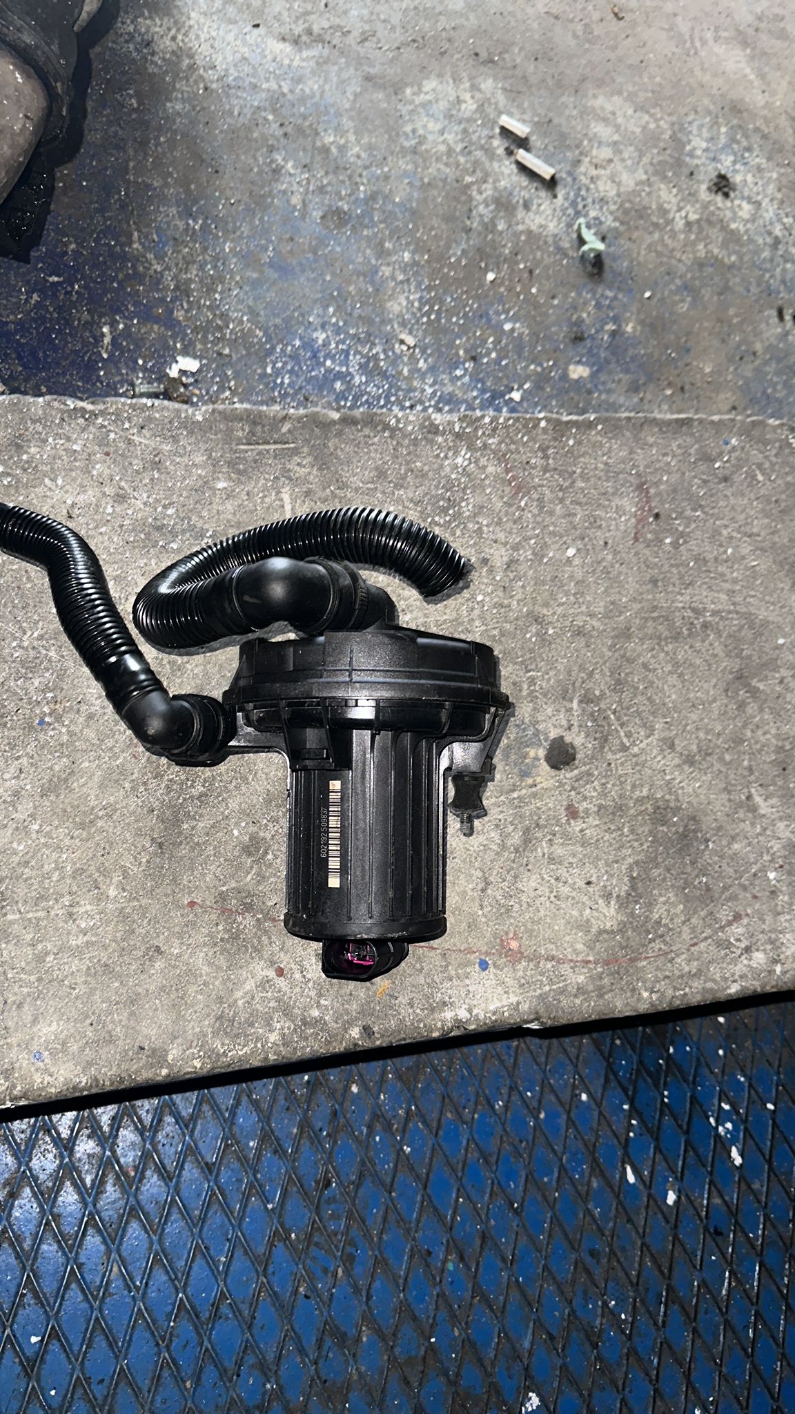 Audi a3 çıkma orijinal sekonder pompa Audi a3 çıkma orijinal sekonder pompa