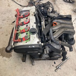Audi 2.0 benzinli Çıkma orjinal alt komple motor