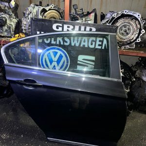 Volkswagen Passat b8 sağ arka kapı hatasız