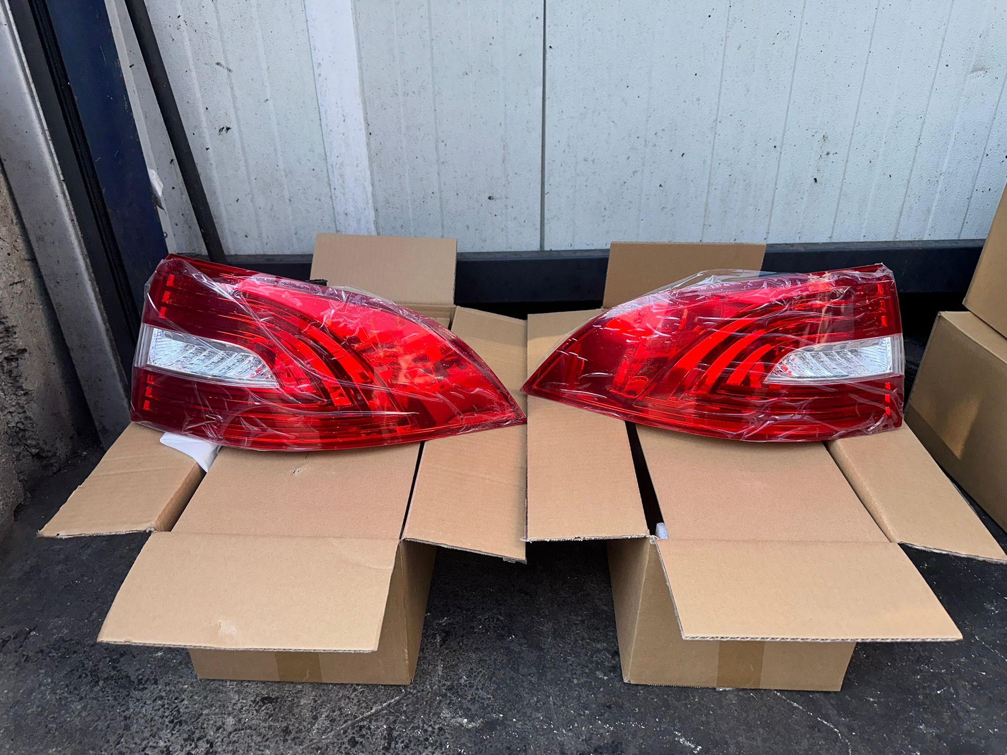 Skoda Süperb 2014 sağ sol stop ledli Skoda Süperb 2014 sağ sol stop ledli
